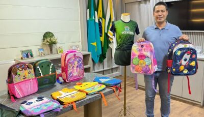 Presente para um futuro melhor: Estudantes recebem uniformes e mochilas em Vicentina