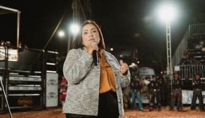 Prefeita Cileide abre Festa da Fogueira destacando união e trabalho para o desenvolvimento em Jateí
