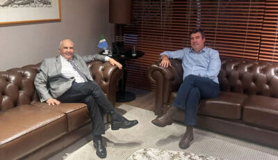 Governador Eduardo Riedel se reúne com Londres Machado para alinhar projetos em andamento no Estado