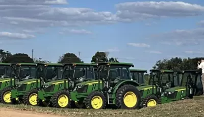 Vicentina receberá nesta sexta, trator John Deere com apoio fundamental do senador Nelsinho Trad