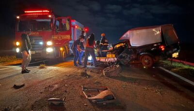 GRAVE ACIDENTE entre carreta e picape deixa crianças e adolescente feridos