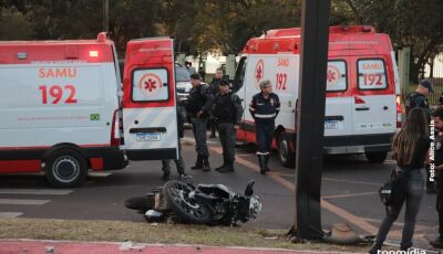 Policiais Militares em moto são atropelados, um com fratura grave