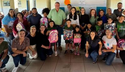 Estudantes voltam às aulas com material escolar, mochila e uniforme completo em Vicentina