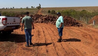 Prefeitura inicia obra de mais uma ponte para garantir passagem das pessoas e produção em Vicentina