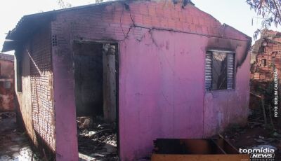 Homem gritou por socorro antes de morrer carbonizado em casa abandonada no Alves Pereira