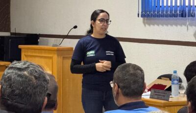 Reunião em Vicentina orienta produtores sobre cadastro de profissional para plantio e de agrotóxicos