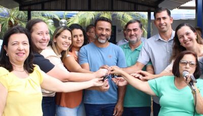 Jateí faz entrega oficial da nova Farmácia Municipal e de veículos para a frota municipal