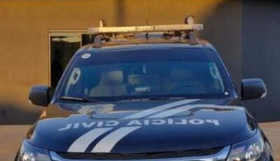 Homem morre ao cair de veículo em movimento em estrada rural 