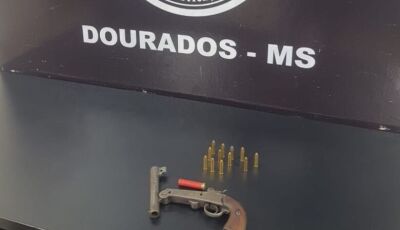 Comerciante é preso com arma e munições