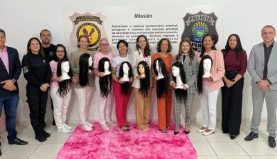 Perucas confeccionadas por reeducandas da Capital são entregues à Rede Feminina de Combate ao Câncer
