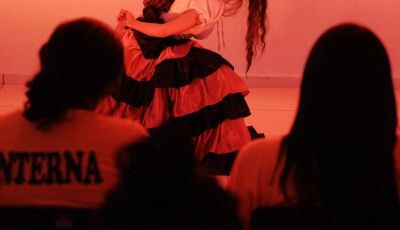 Teatro leva arte e reflexão a mulheres em situação de prisão em Campo Grande