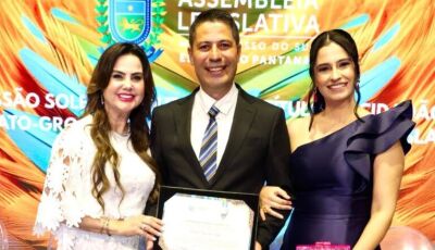 Com entrega de comenda, Assembléia Legislativa homenageia Cléber Dias, prefeito de Vicentina
