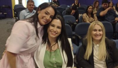 Por mais saúde à Vicentina, primeira-dama e secretária prestigiam evento de senador e esposa na capi