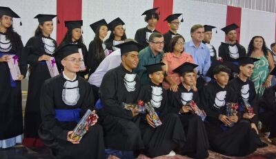 Em Jateí, Escola Jovelino faz três formaturas no mesmo dia e encerra ano na educação