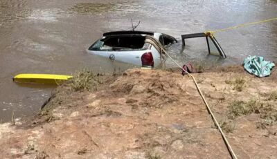 Carro cai no Rio Miranda e motorista morre afogado