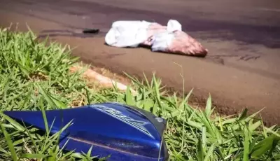 Motoentregador cai e morre ao ser atropelado por caminhão