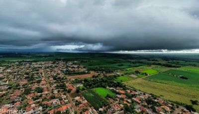 Frente fria chegando com previsão de chuva e tempestades acompanhadas de raios e rajadas de vento