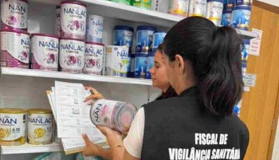 Bebê internada após consumo de fórmula proibida está com suspeita de meningite