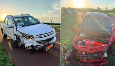 Motorista fica ferido em colisão transversal entre carro e caminhonete na BR 163