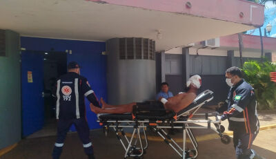 Homem é esfaqueado e atingido com enxada pela esposa em aldeia de Dourados