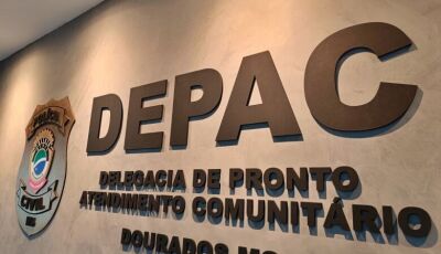 Mulher é presa após tentar matar a própria irmã a facadas em praça pública