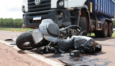 TRAGÉDIA: Jovem morre ao ter moto de alta cilindrada atingida por caminhão-caçamba