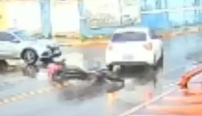 motociclista cai, desliza no asfalto durante temporal e é atropelado na Euler