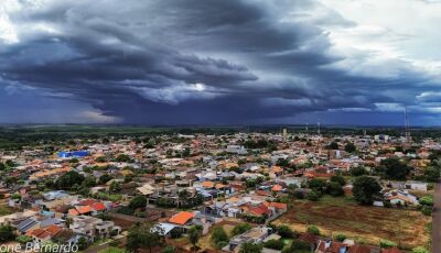 Frente fria avança com previsão de chuva e ventos fortes