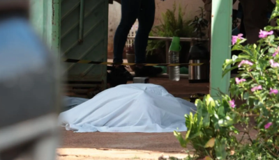 Trabalhador morre eletrocutado ao instalar motor em portão