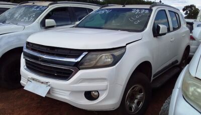 LEILÃO da SAD/MS, com 298 veículos, entre eles caminhão Mercedes Benz e L200 Triton, CONFIRA