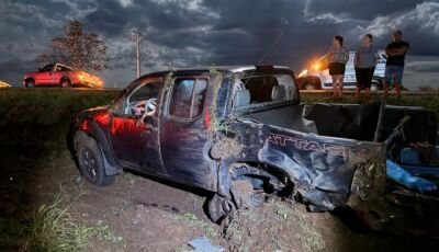 Homem morre em acidente ao sair da pista e capotar veículo na BR-376