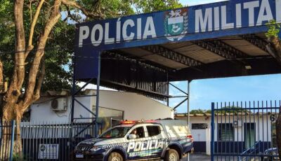 Mulher se tranca no quarto para escapar de agressões de companheiro e aciona a polícia
