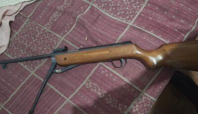 Homem é assassinado a tiros em varanda de casa e suspeito é preso
