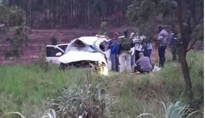 Acidente com carro de Secretaria de Saúde deixa um morto e dois em estado grave na BR-262