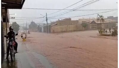 VÍDEO: Tempestade em Campo Grande alaga casas e ruas em poucos minutos no Los Angeles