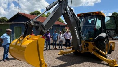 Mais uma máquina pesada: Vicentina amplia parque rodoviário para melhorar prestação de serviços