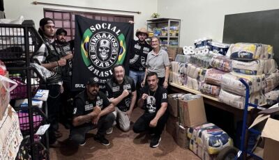 Insanos Moto Clube entrega uma tonelada de alimentos a instituição que atua nas aldeias