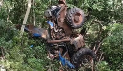 Trator despenca de ribanceira e trabalhador morre em MS