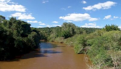 Homem morre afogado ao tentar desenroscar rede de pesca em MS