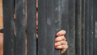 Mulher denuncia mais de 10 anos de cárcere privado e agressões do marido em MS