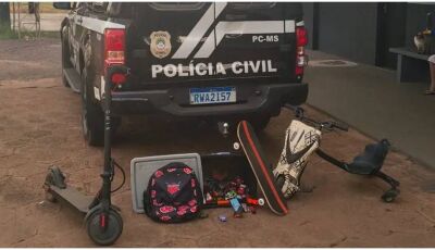 Crianças invadem casa e furtam caixa de brinquedos, patinete e triciclo elétrico em MS