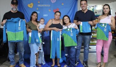 Em Jateí, entrega de uniformes na Educação garante identidade, conforto e economia às famílias