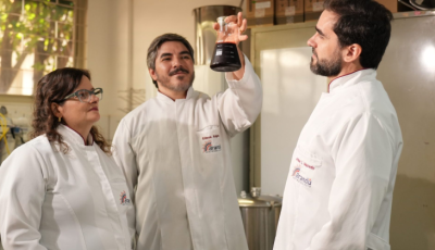 Programa Centelha apoia inovação no Estado e transforma microrganismos em corante natural industrial