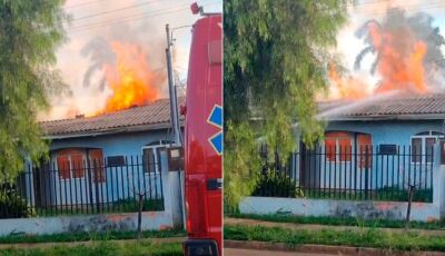Incêndio destrói casa de mãe e filhos em cidade do MS (vídeo)