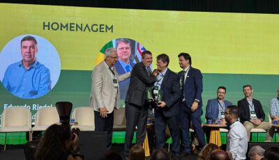 'Trabalho admirável': Tarcísio rasga elogios a Riedel durante evento em São Paulo (vídeo)