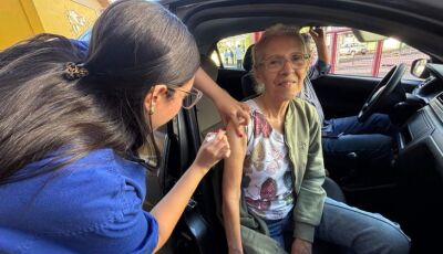 SES aplica 2,4 mil doses no primeiro fim de semana de drive-thru e prorroga vacinação até 24 de maio