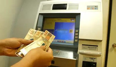 Governo adianta salário e servidores de MS recebem na próxima quarta-feira