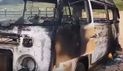Criança se queima em incêndio de Kombi escolar