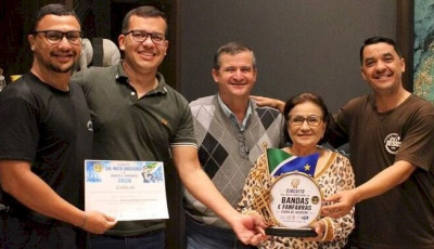 Em Jateí, prefeita recebe dirigentes e reafirma apoio à Banda Raio de Luz