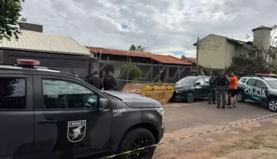 Empresário é executado por dupla de moto no quintal de casa